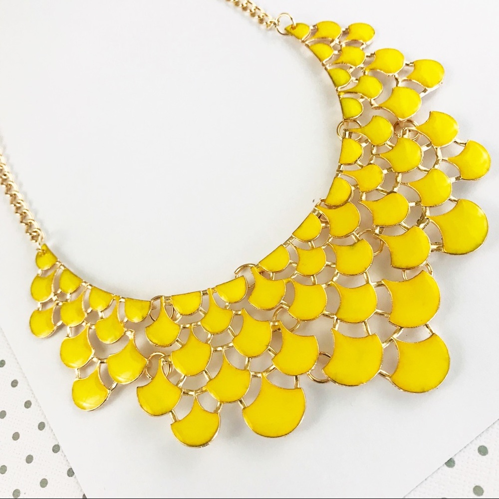 Yellow Statement Necklace Bib Teardrop Chunky - Picture 1 of 3